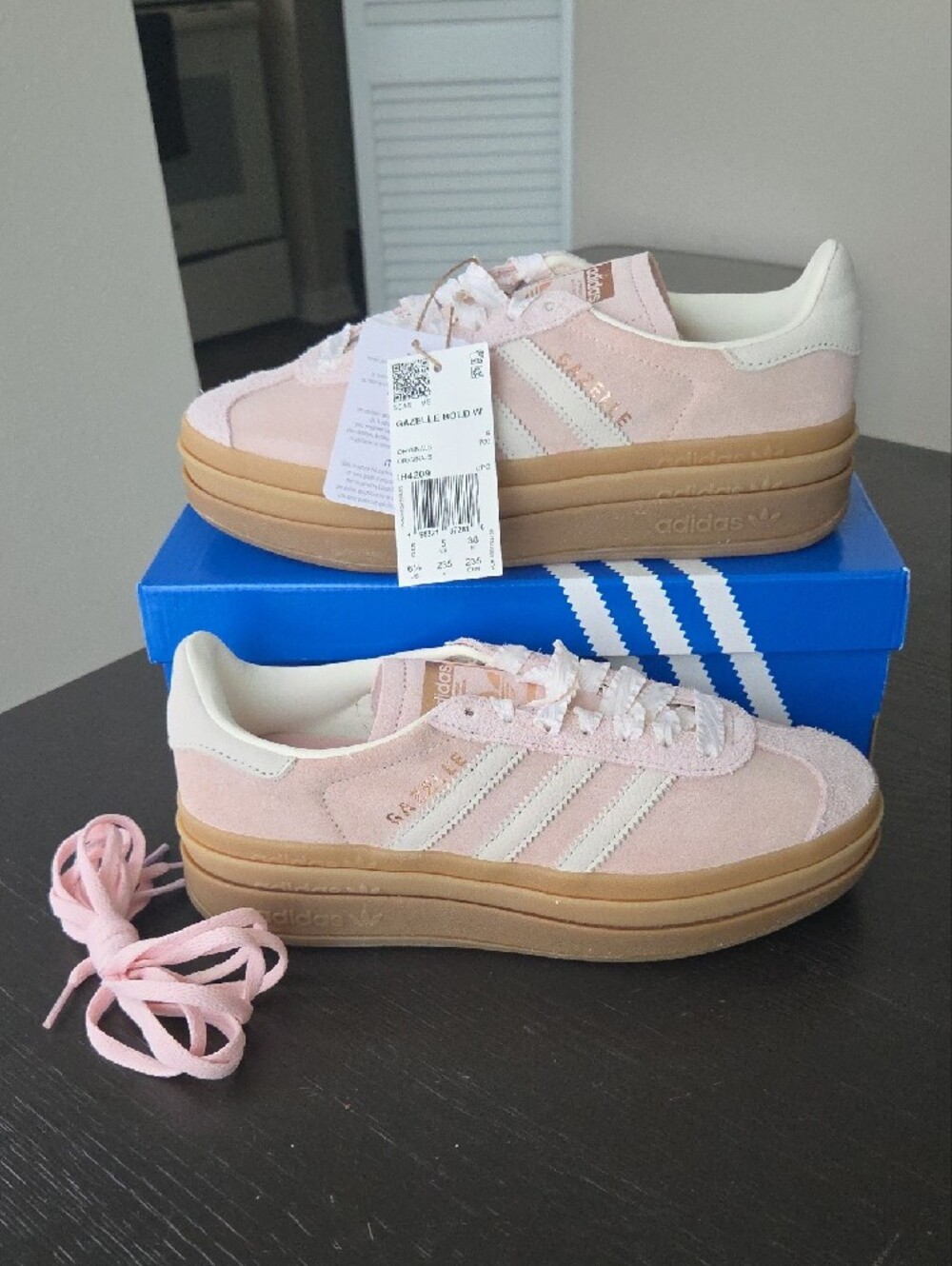 NWT Adidas Women's GAZELLE BOLD 'Sandy Pink Off White' Shoes IH4209 - Picture 2 of 10